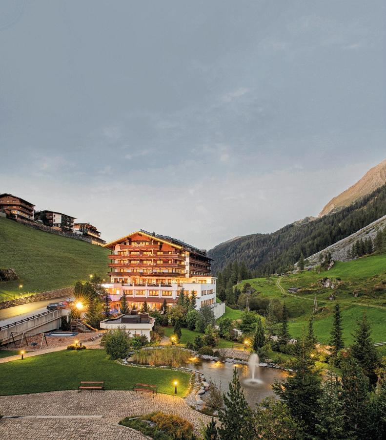 Hotel Alpenhof ทักซ์ ภายนอก รูปภาพ