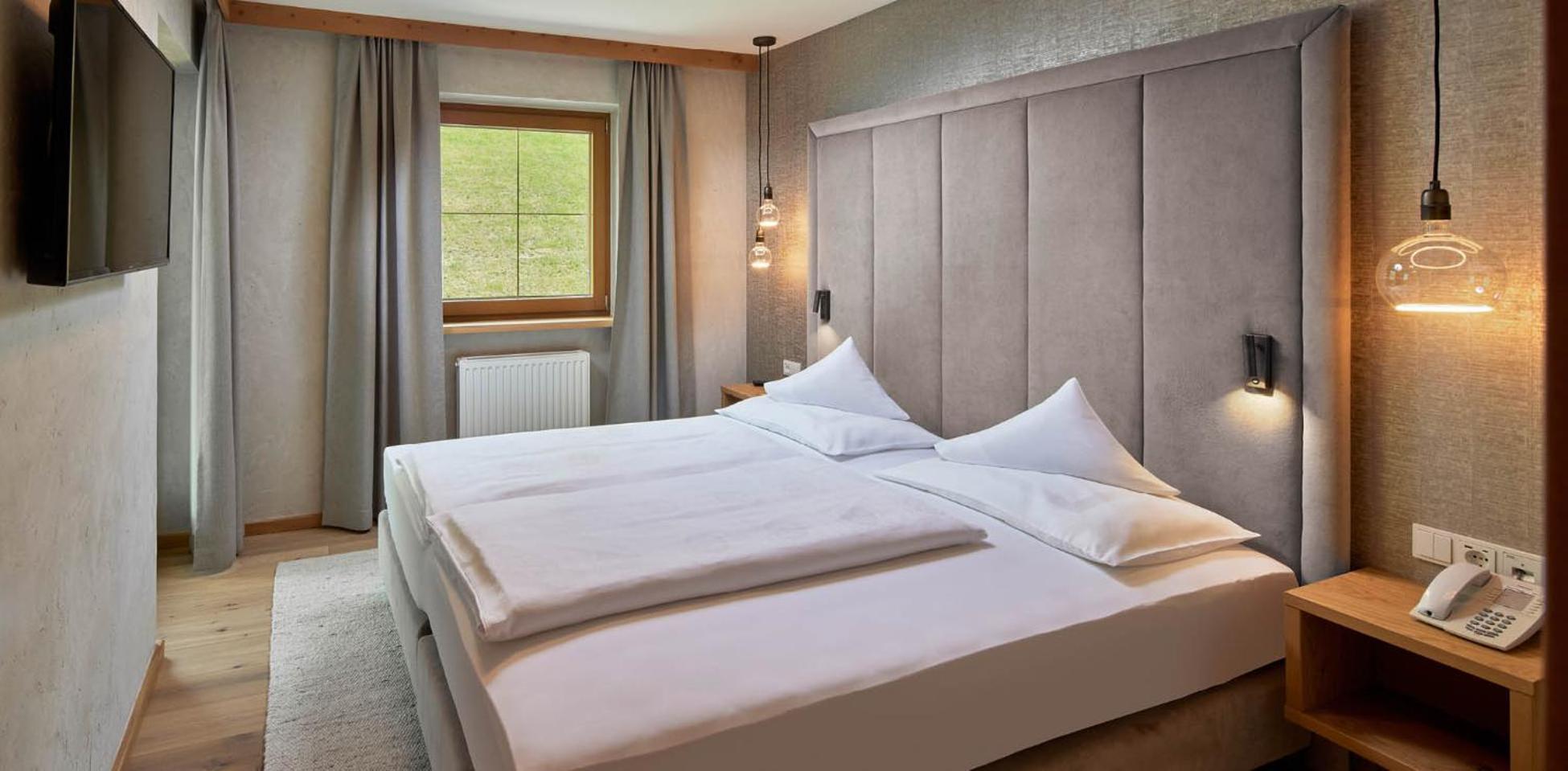 Hotel Alpenhof ทักซ์ ภายนอก รูปภาพ