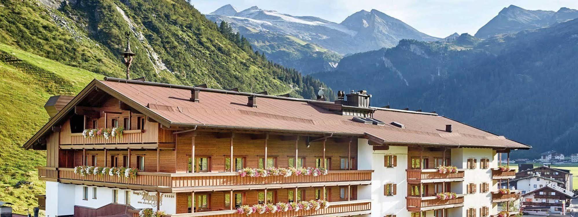 Hotel Alpenhof ทักซ์ ภายนอก รูปภาพ